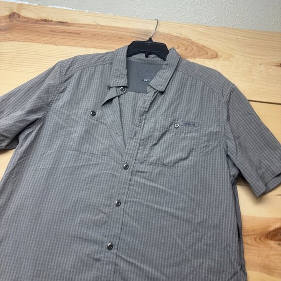 Merrell Shirt Mens Large Gray Vented Nylon Button Up Short Sleeve - Picture 2 of 12